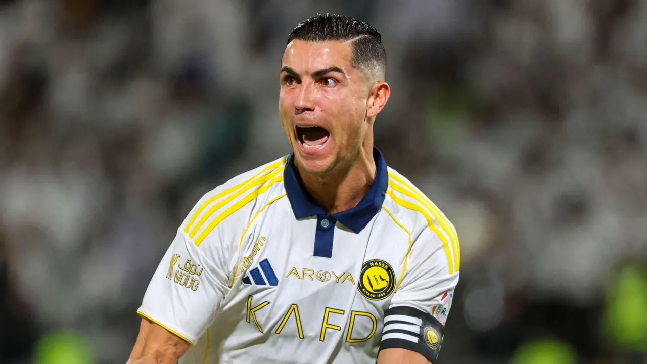رغم لعبه كمدافع .. “صفات رونالدو” تضع جوهرة توتنهام على أعتاب كبار أوروبا!